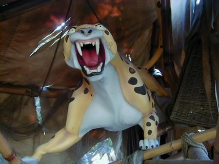 Leopard in Tarzan's treehouse<br>Location: <a href="https://www.google.com/maps/search/?api=1&query=33.81131,-117.92043" target="_new">Disneyland</a>